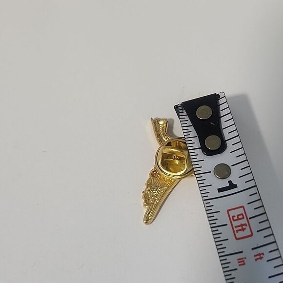 Elegant Gold Hummingbird Pin with Green Accent - Picture 3 of 3